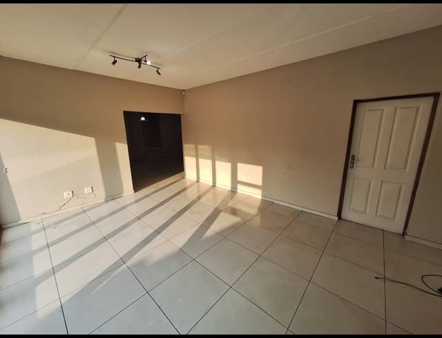 3 BEDROOM HOUSE FOR SALE IN VANDERBIJLPARK SE 8